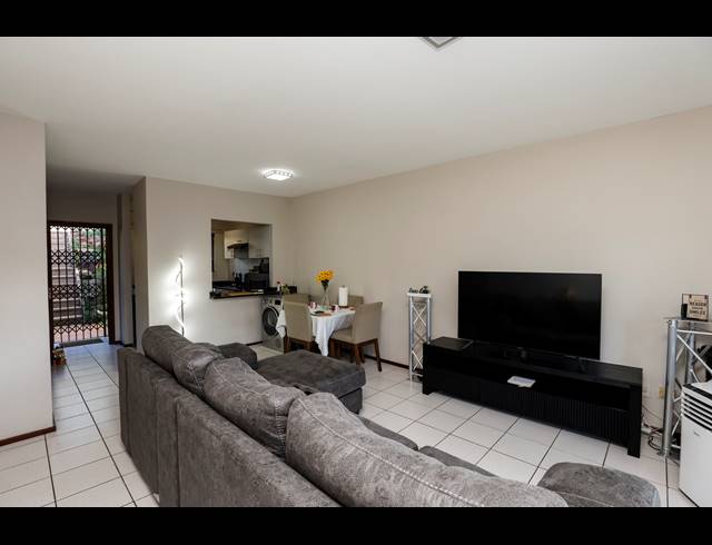 2 BEDROOM APARTMENT TO LET IN SUNNINGDALE